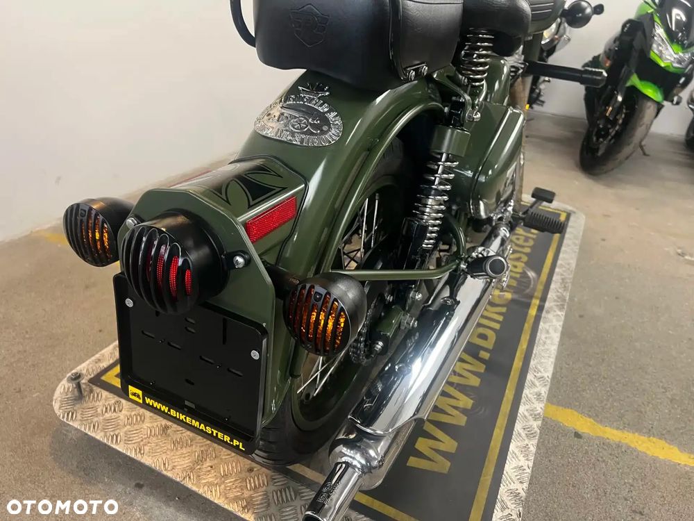 Royal Enfield Classic - 20