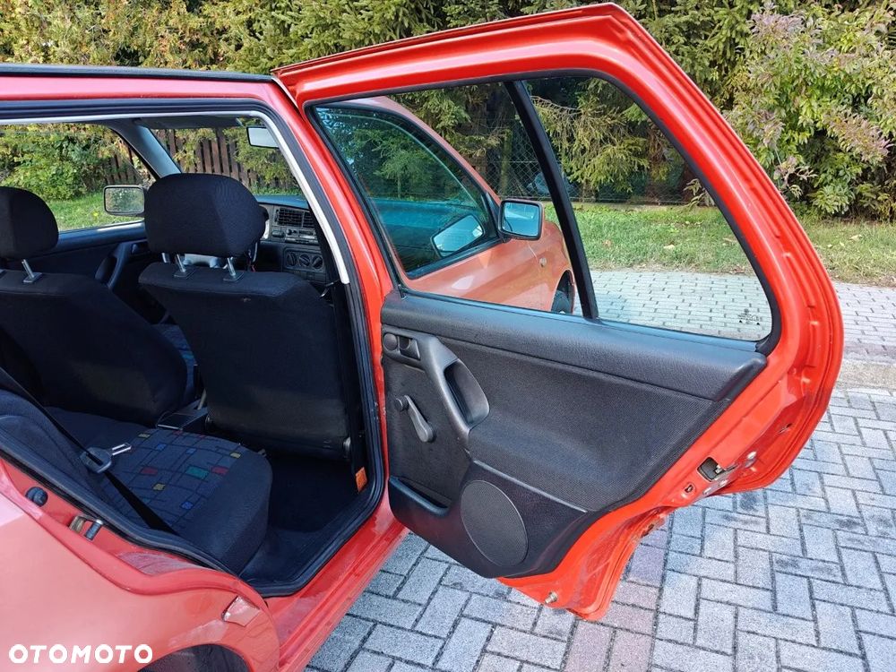 Volkswagen Golf 1.6 - 20