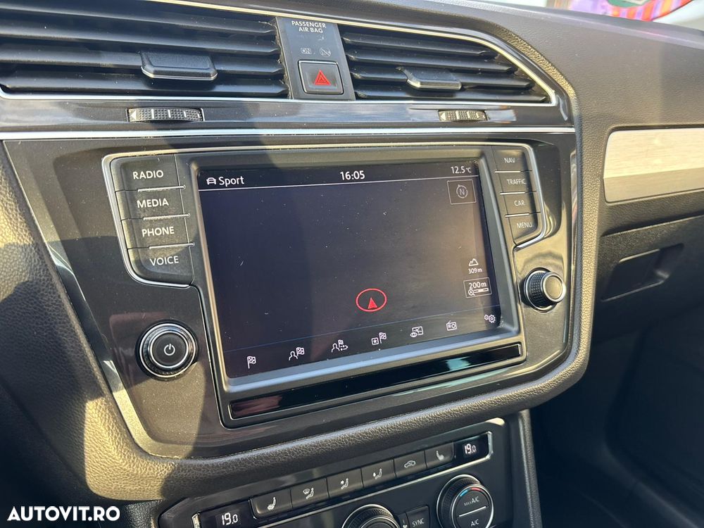 Volkswagen Tiguan 2.0 TDI SCR 4MOTION BlueMotion Technology Comfortline - 19