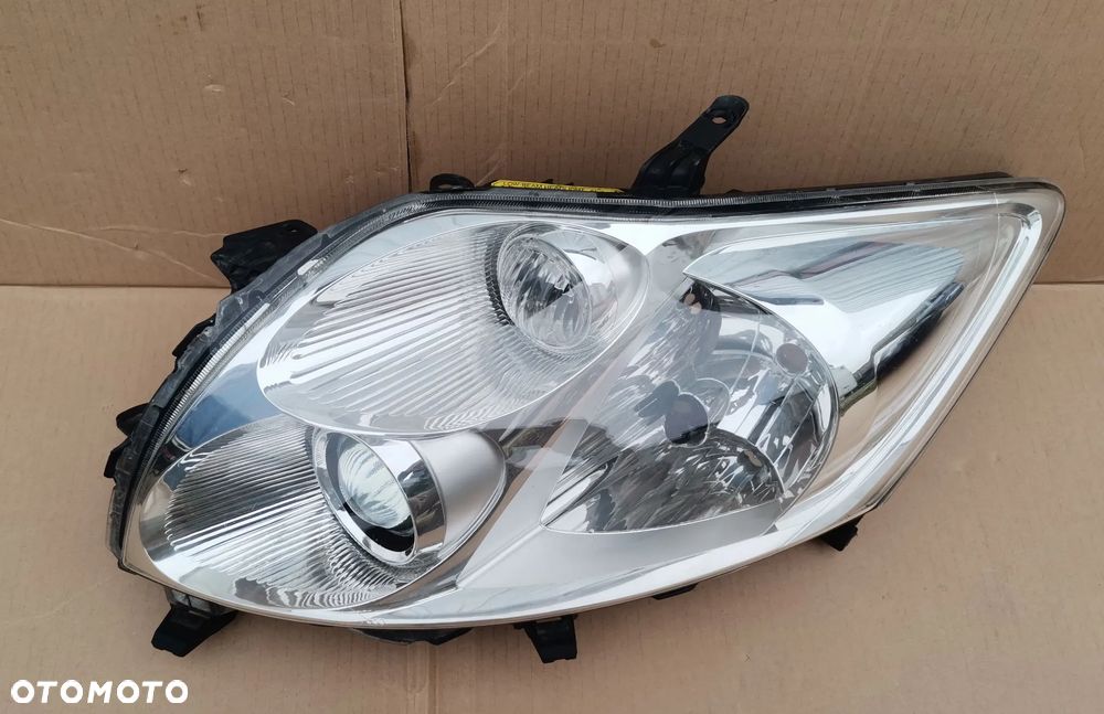 Xenon Lewy Lampa Lewa Toyota Auris 07- Europa - 2