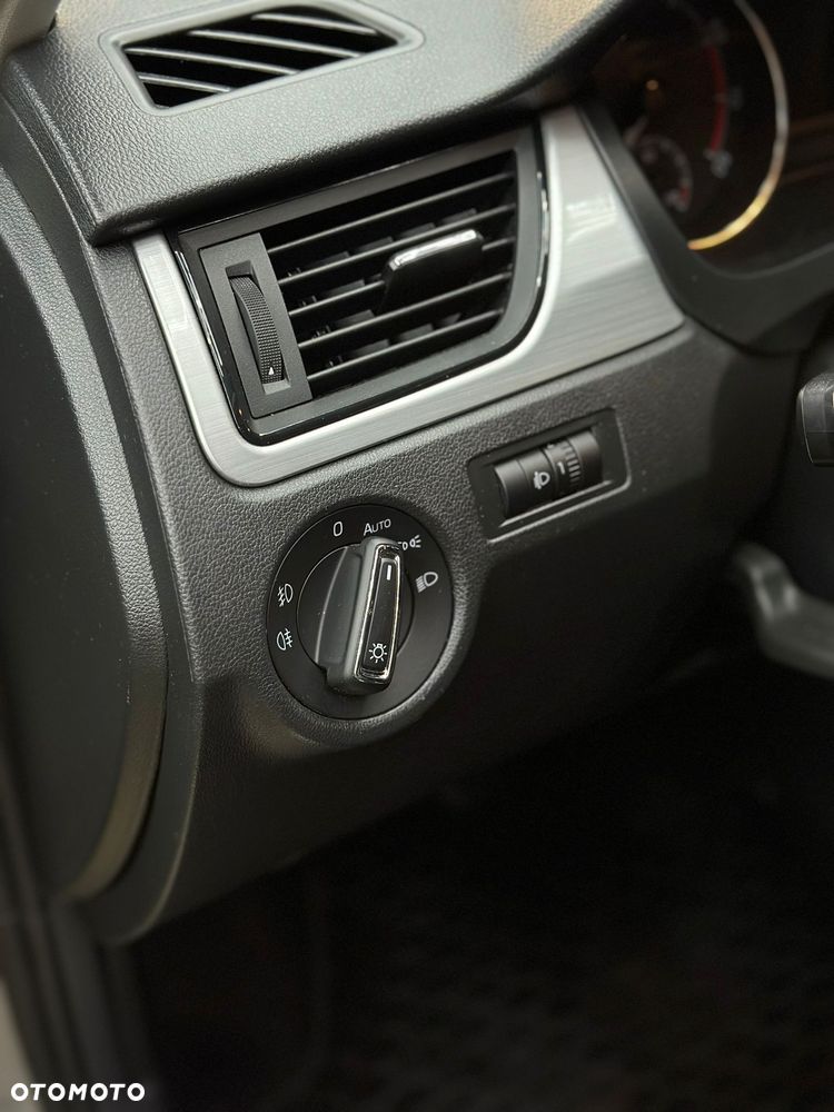 Skoda RAPID 1.0 TSI Ambition - 7