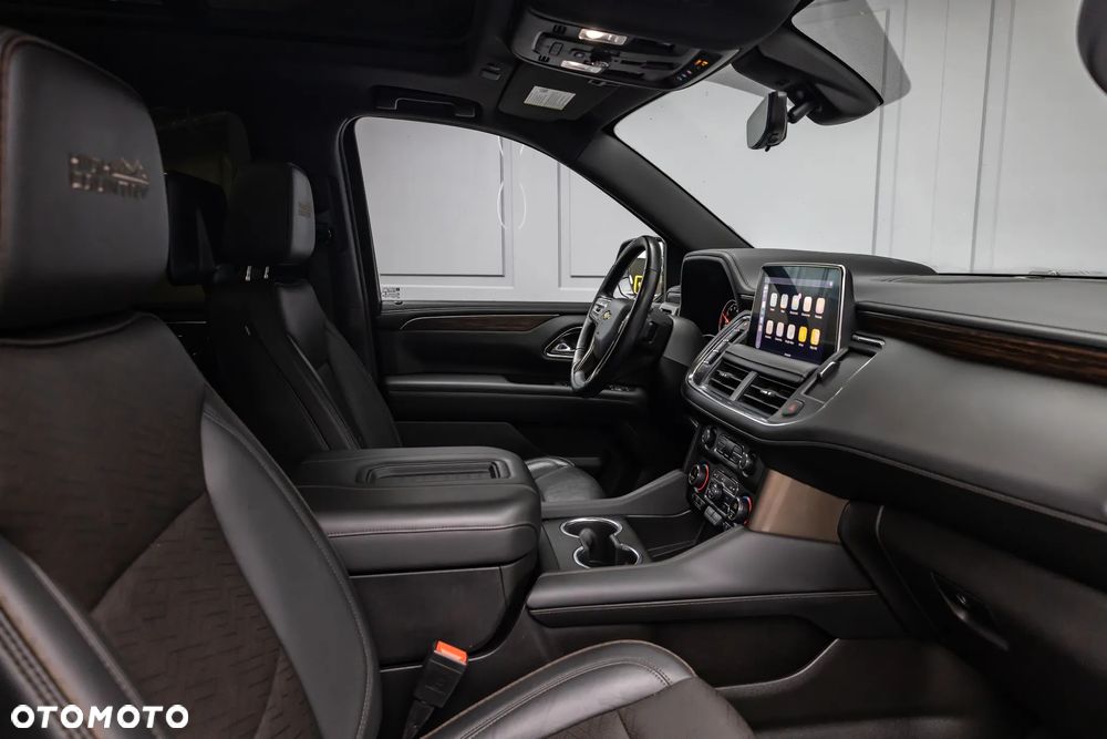 Chevrolet Suburban - 32