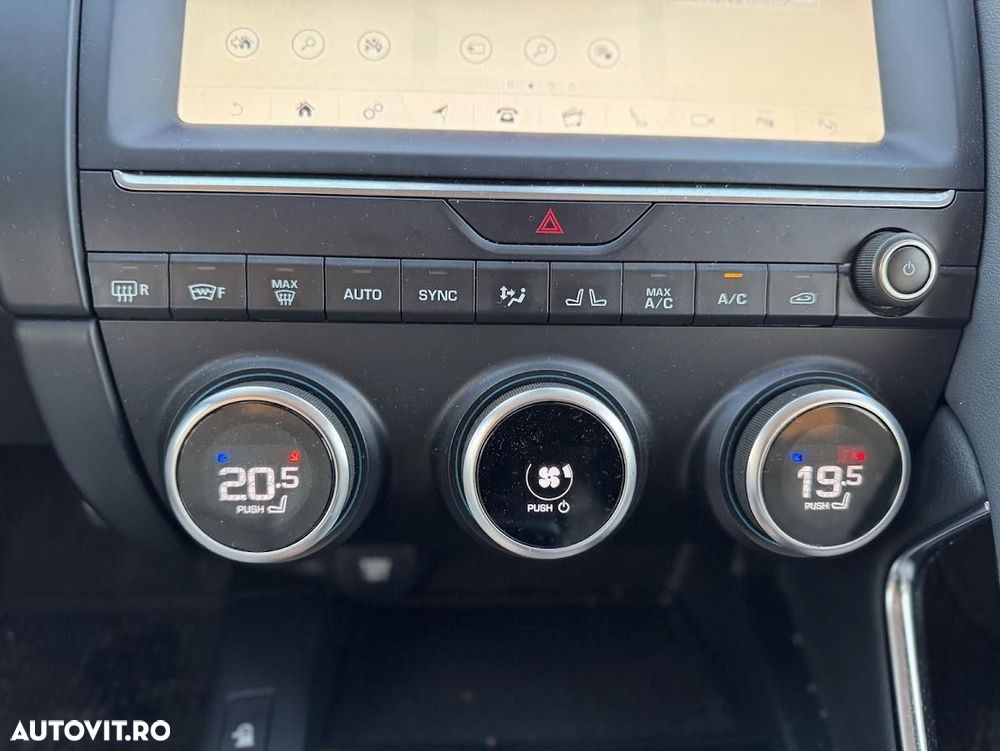 Jaguar E-Pace - 15