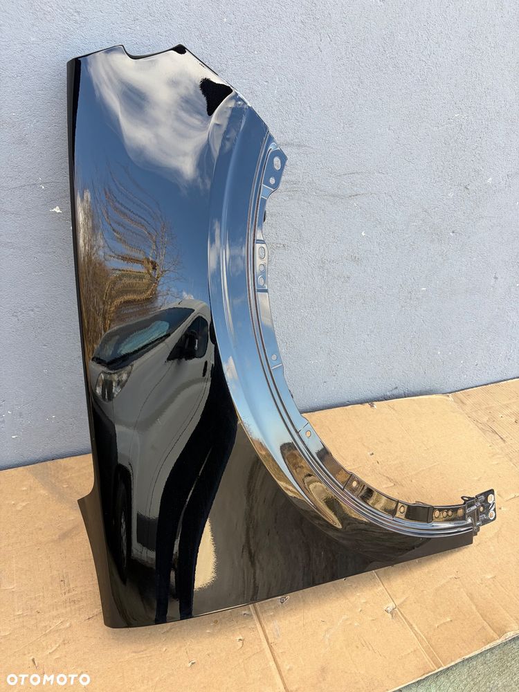 Błotnik przedni prawy Ford Explorer EV - 1