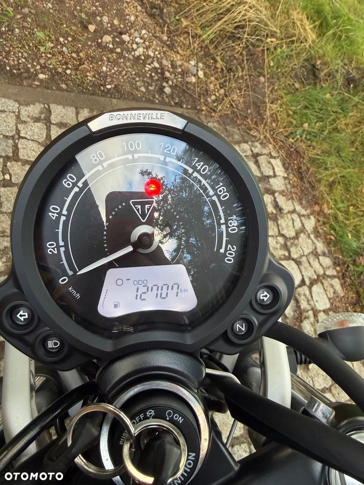 Triumph Street Scrambler - 16
