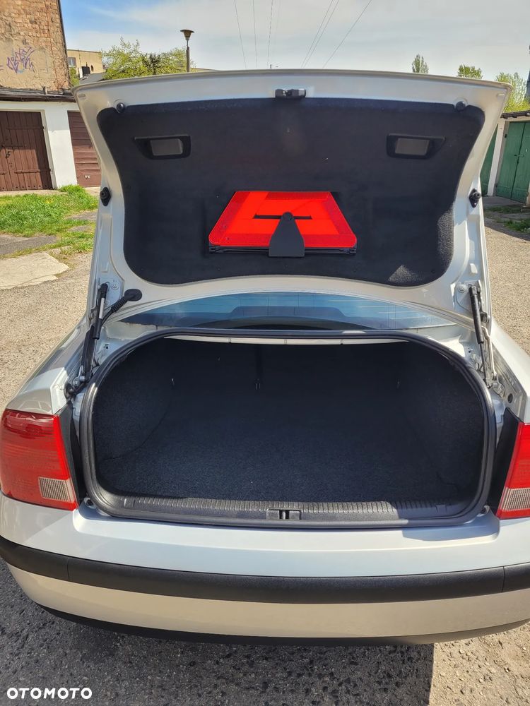 Volkswagen Passat 1.8 Comfortline - 4