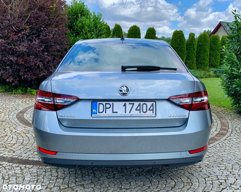 Skoda Superb 2.0 TDI L&K DSG - 8