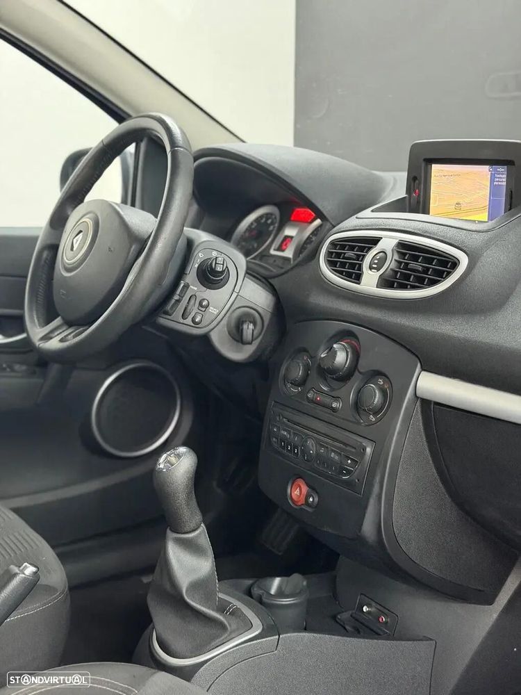 Renault Clio 1.2 16V Dynamique - 24