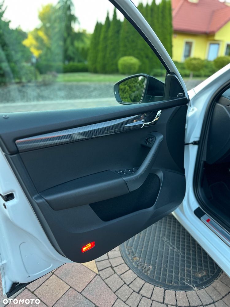 Skoda Octavia 2.0 TSI RS DSG - 20