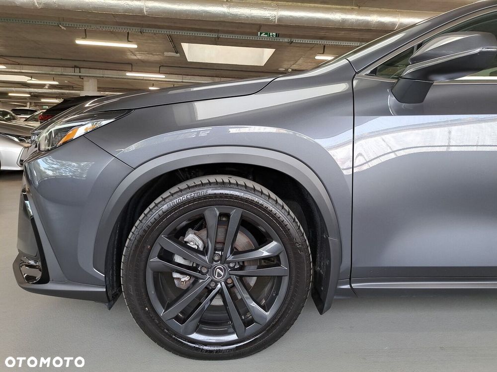 Lexus NX 2023