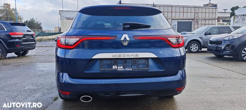 Renault Megane ENERGY TCe 140 EDC BOSE EDITION - 12