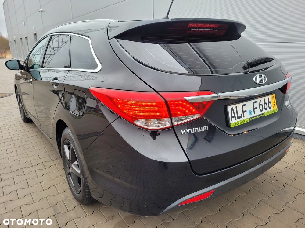 Hyundai i40 i40cw 1.7 CRDi Automatik Fifa World Cup Edition Silver - 6