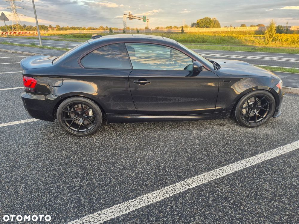 BMW Seria 1 135i Limited Edition Lifestyle mit M Sportpaket - 11