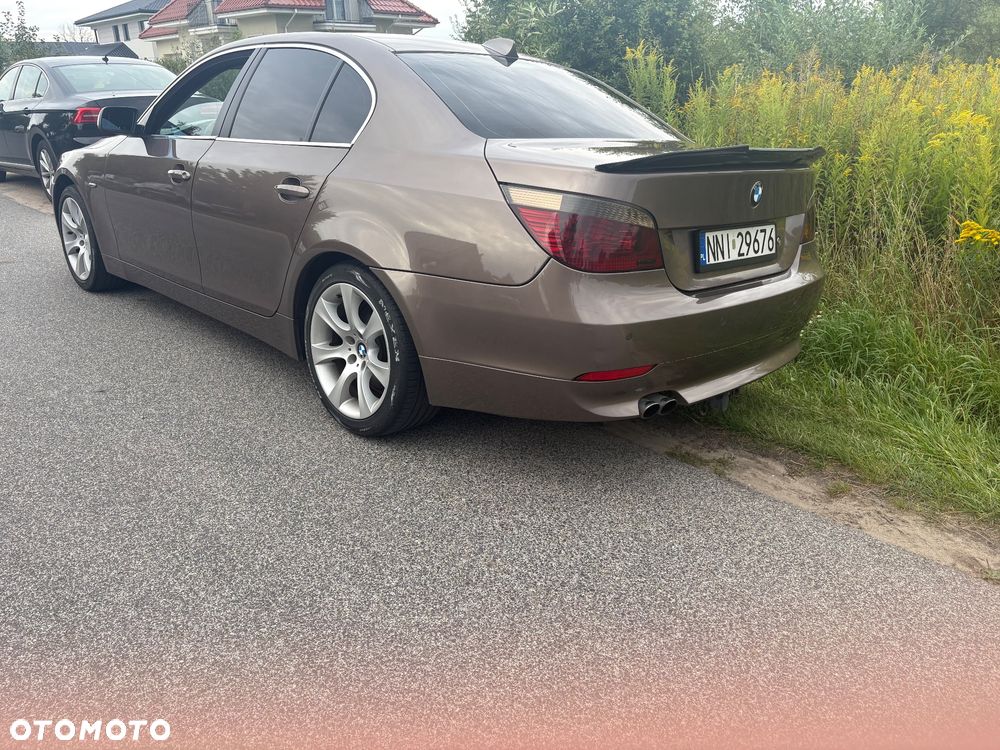 BMW Seria 5 523i - 2
