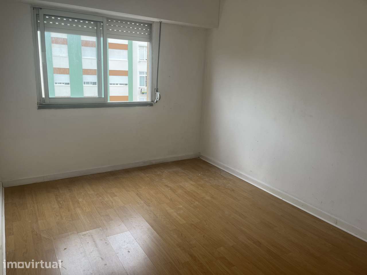 APARTAMENTO T2 CACÉM PARA REMODELAR - PROXIMO AO INTERMARCHÉ - Grande imagem: 2/8