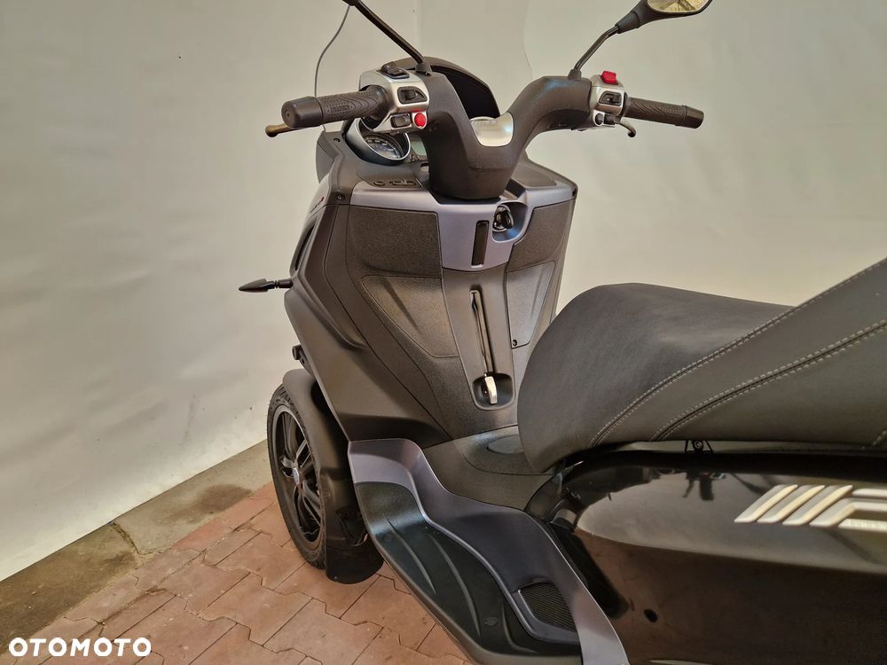 Piaggio MP-3 - 26