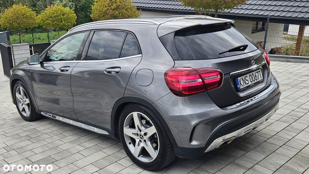Mercedes-Benz GLA 200 7G-DCT AMG Line - 13
