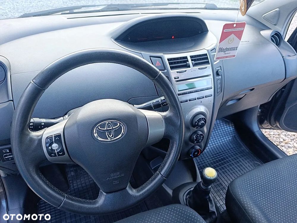 Toyota Yaris 1.33 Prestige - 17