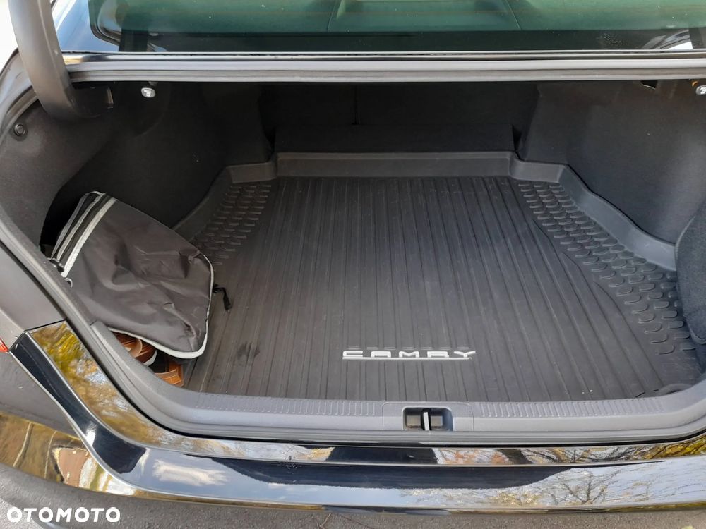 Toyota Camry 2.5 Hybrid Executive CVT - 11