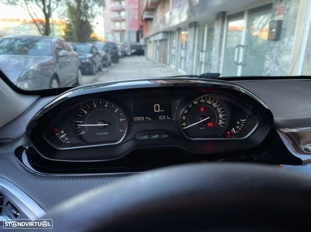 Peugeot 208 1.2 PureTech Style - 15