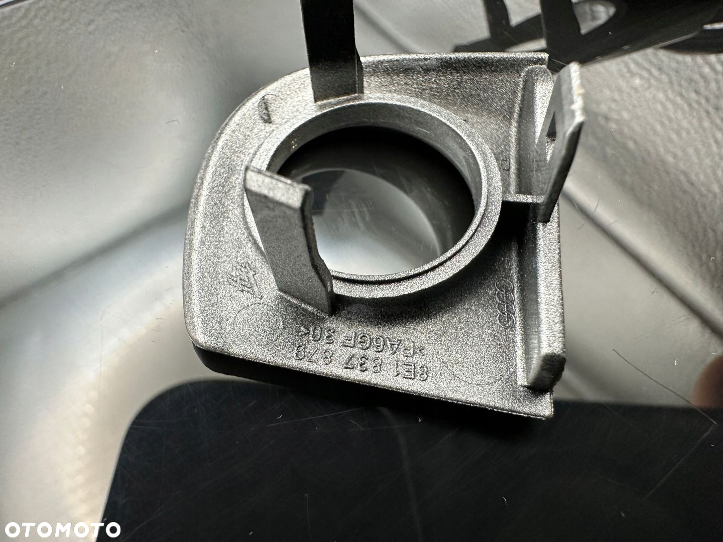 osłona zaślepka klamki drzwi przednich Audi A3 / A4 B6 i B7 8E1837879 ROH - 11