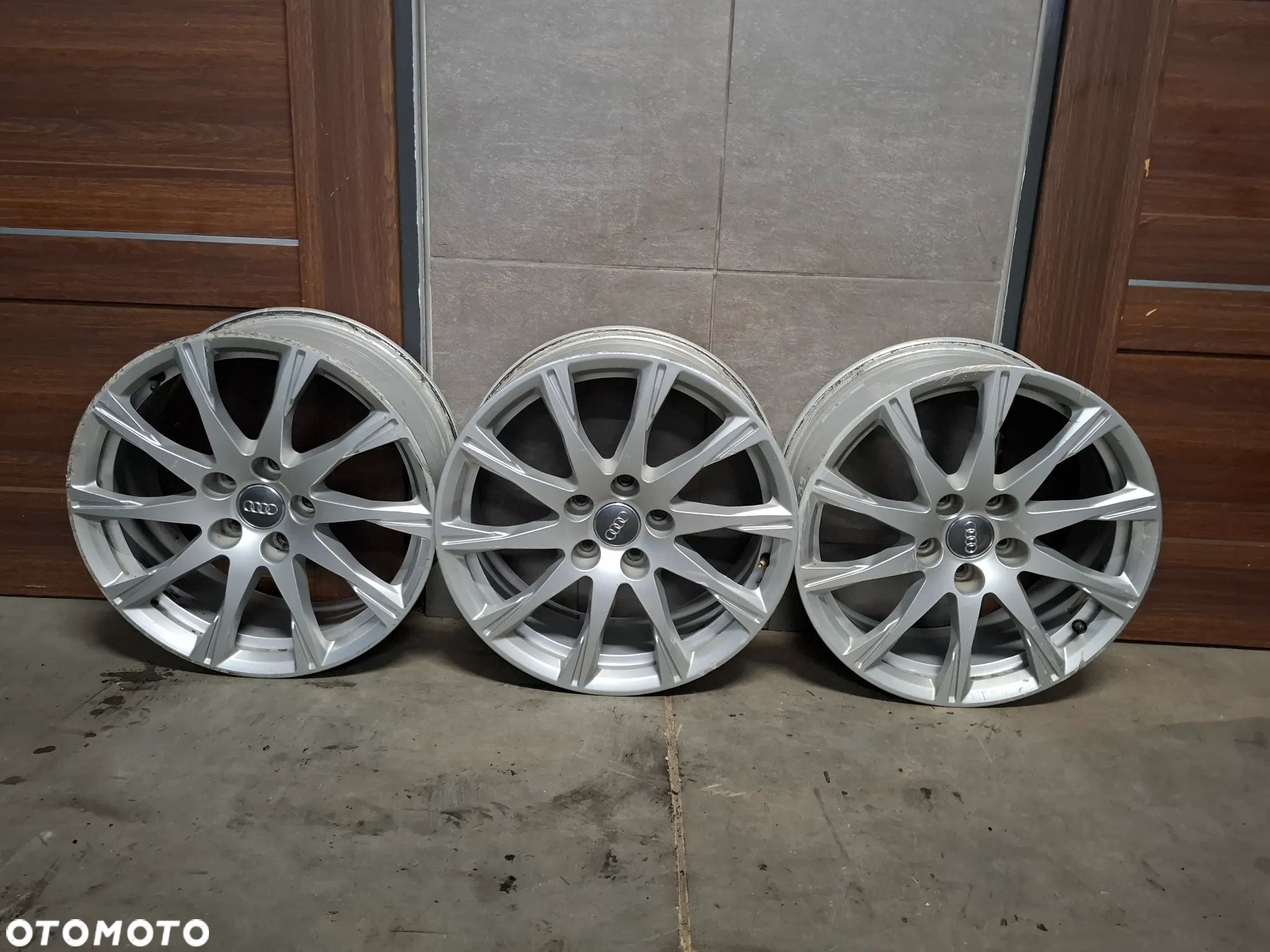 Alufelga Audi A4 B9  E7,5 Jx17H2 ET38 rok 2017 nr 8W0601025C - 1