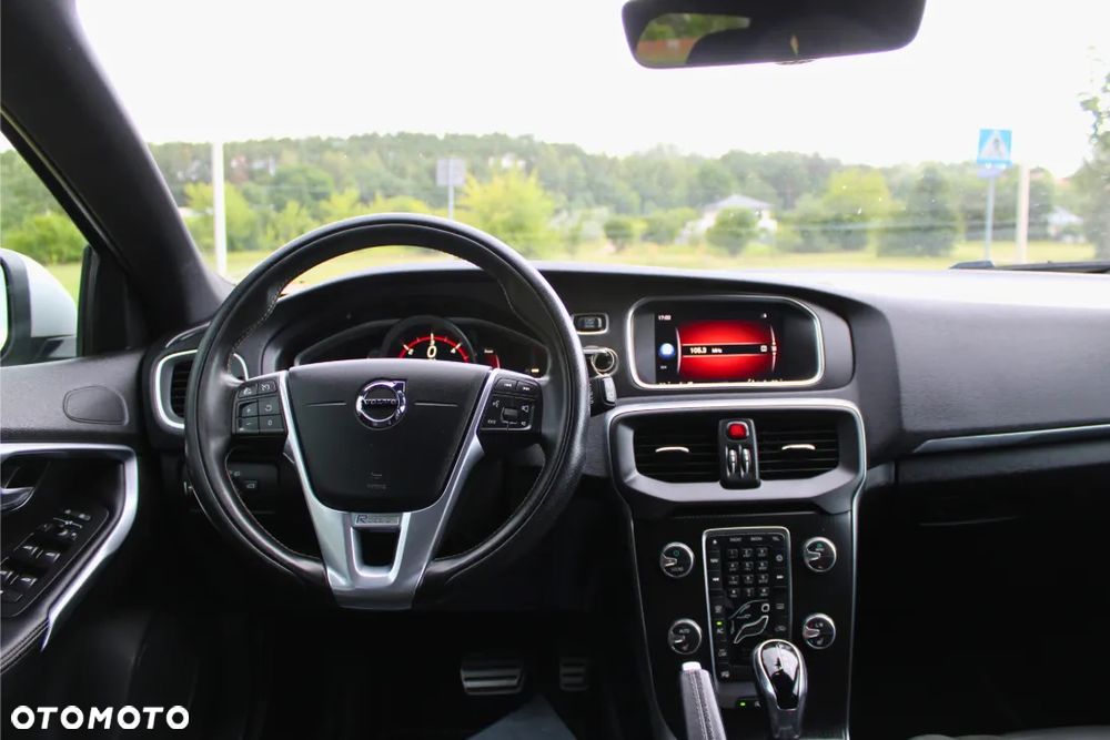 Volvo V40 D3 Drive-E R-Design Momentum - 27