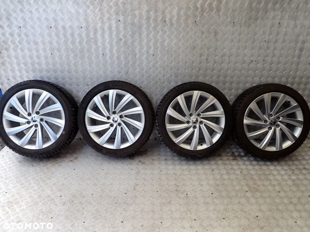 KOŁA FELGI ALUMINIOWE SKODA 7,5JX18  ET 48  5X112  5E3601025H/AG  Z OPONAMI ZIMA BRIDGESTONE 225/45/18  2900 - 1