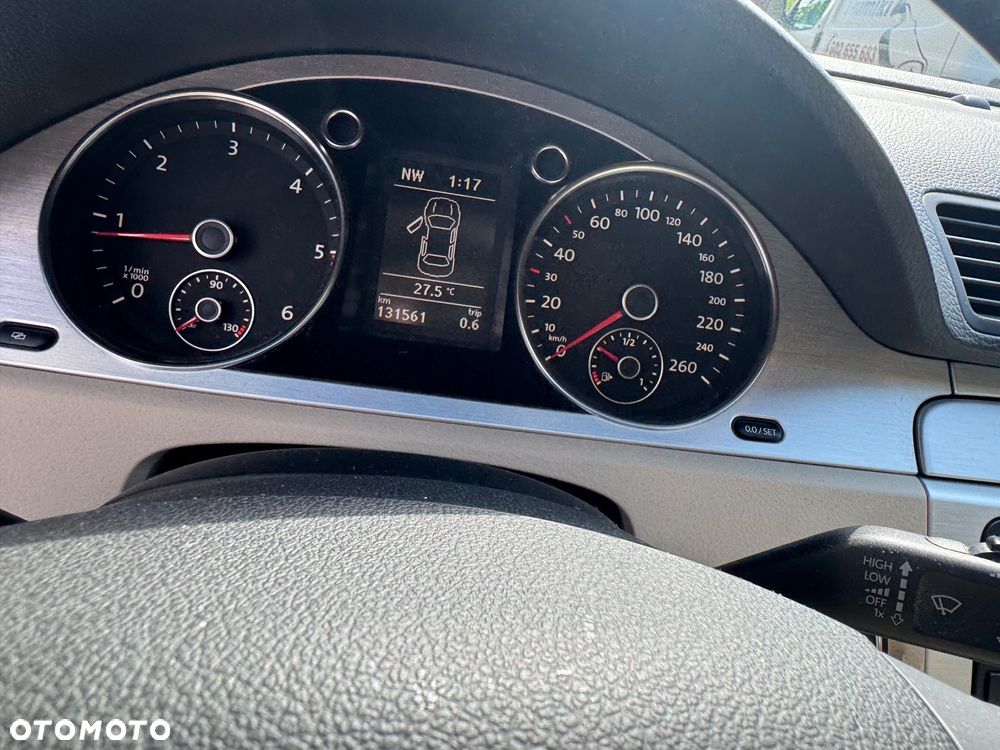 Volkswagen Passat 2.0 TDI Comfortline - 8