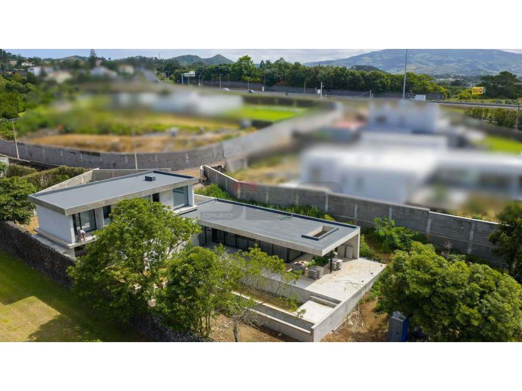 Moradia LUXURY em Betão Armado | Piscina Infinita | Vista Mar | Pon... - Grande imagem: 5/15