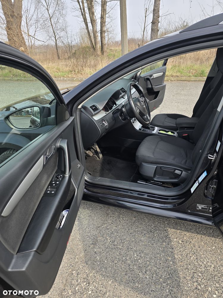 Volkswagen Passat 2.0 TDI Trendline - 5