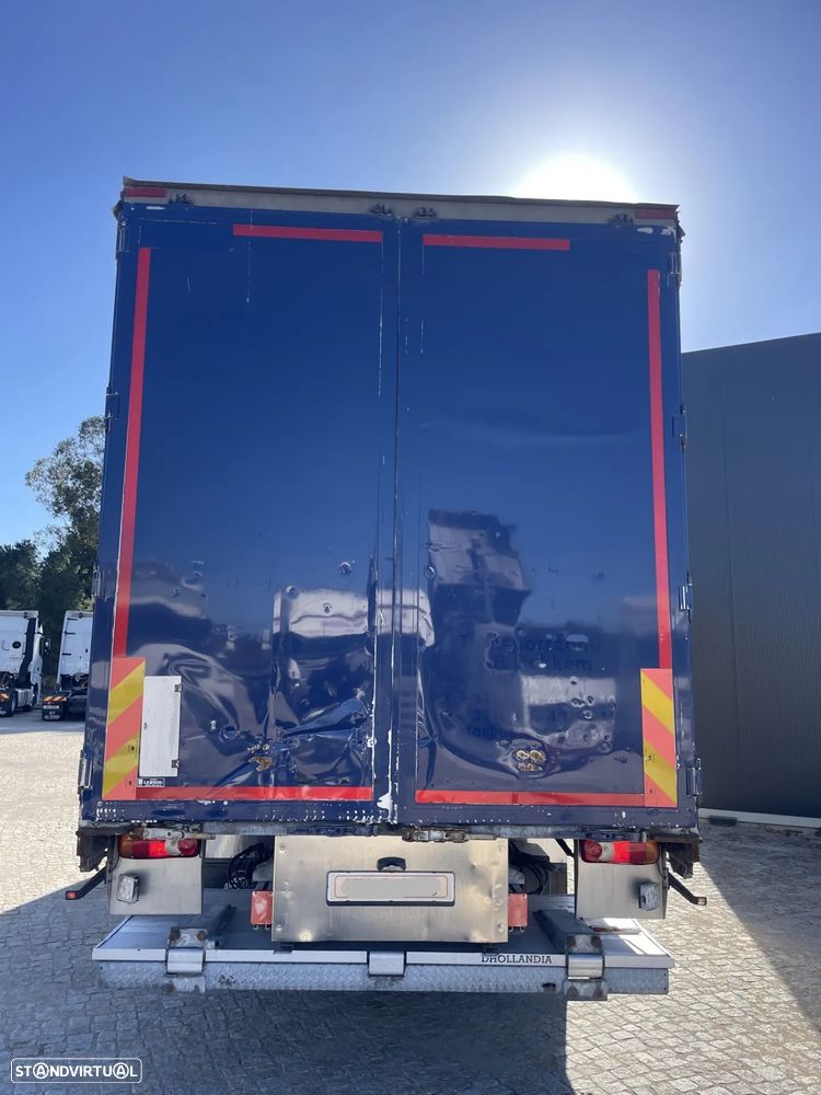 Renault D 19 - 280Cv - Caixa de Cortinas - 6