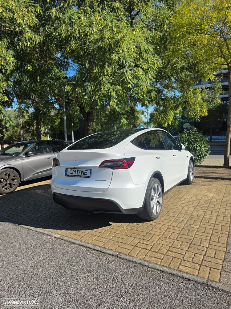 Tesla Model Y - 3