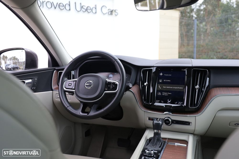 Volvo XC 60 2.0 D4 Inscription AWD Geartronic - 17