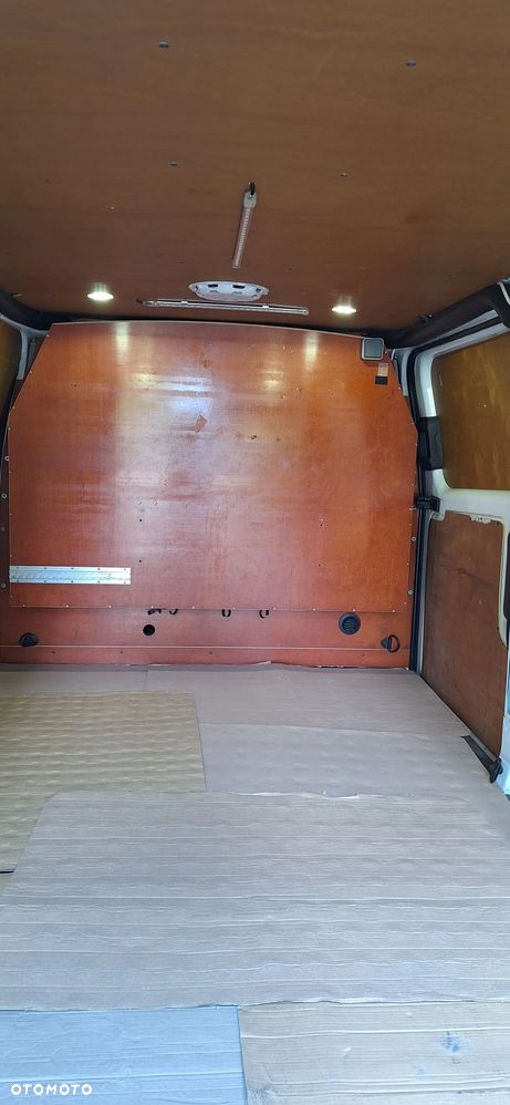 Ford Transit Custom - 11
