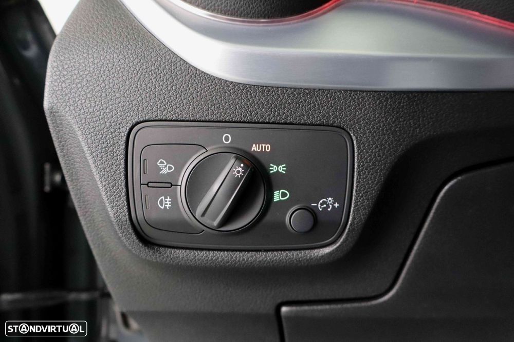 Audi Q2 1.6 TDI Design - 13