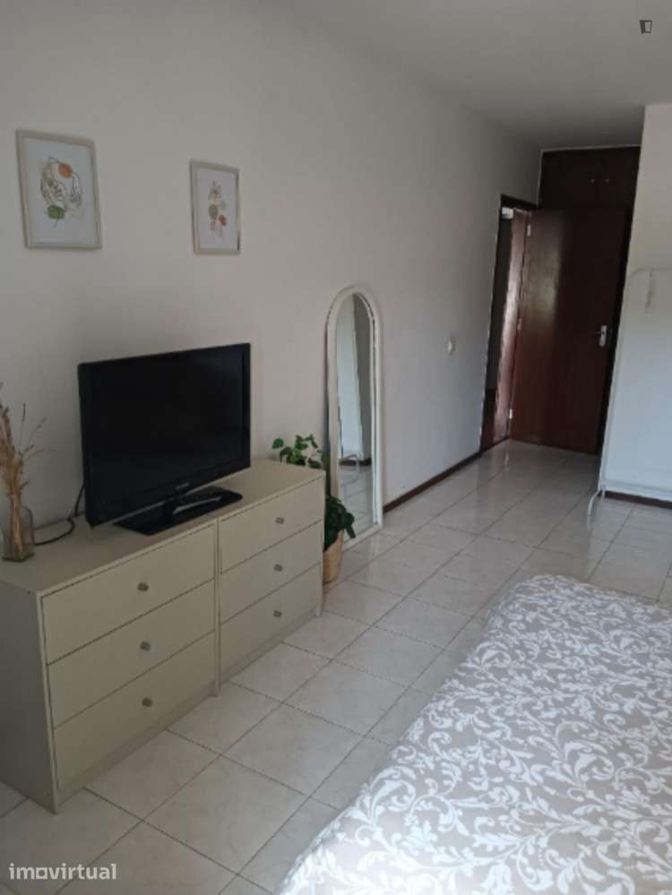 Apartamento com 2 quartos - localizado em Faro - Grande imagem: 4/11