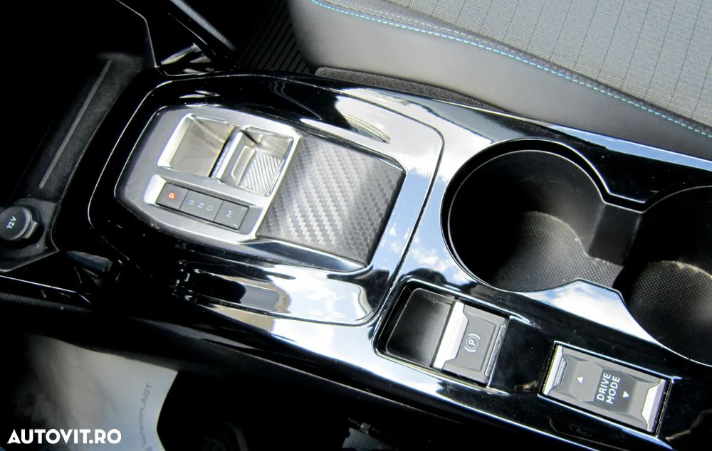 Peugeot 2008 1.5 BlueHDI EAT8 STT Allure Pack - 10