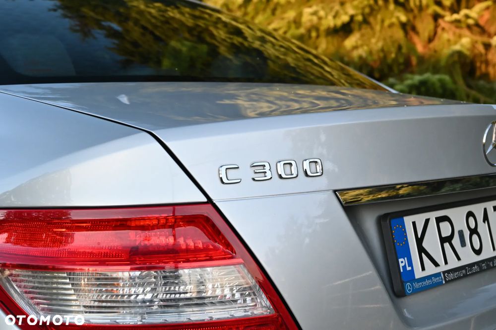 Mercedes-Benz Klasa C 300 4Matic 7G-TRONIC - 4