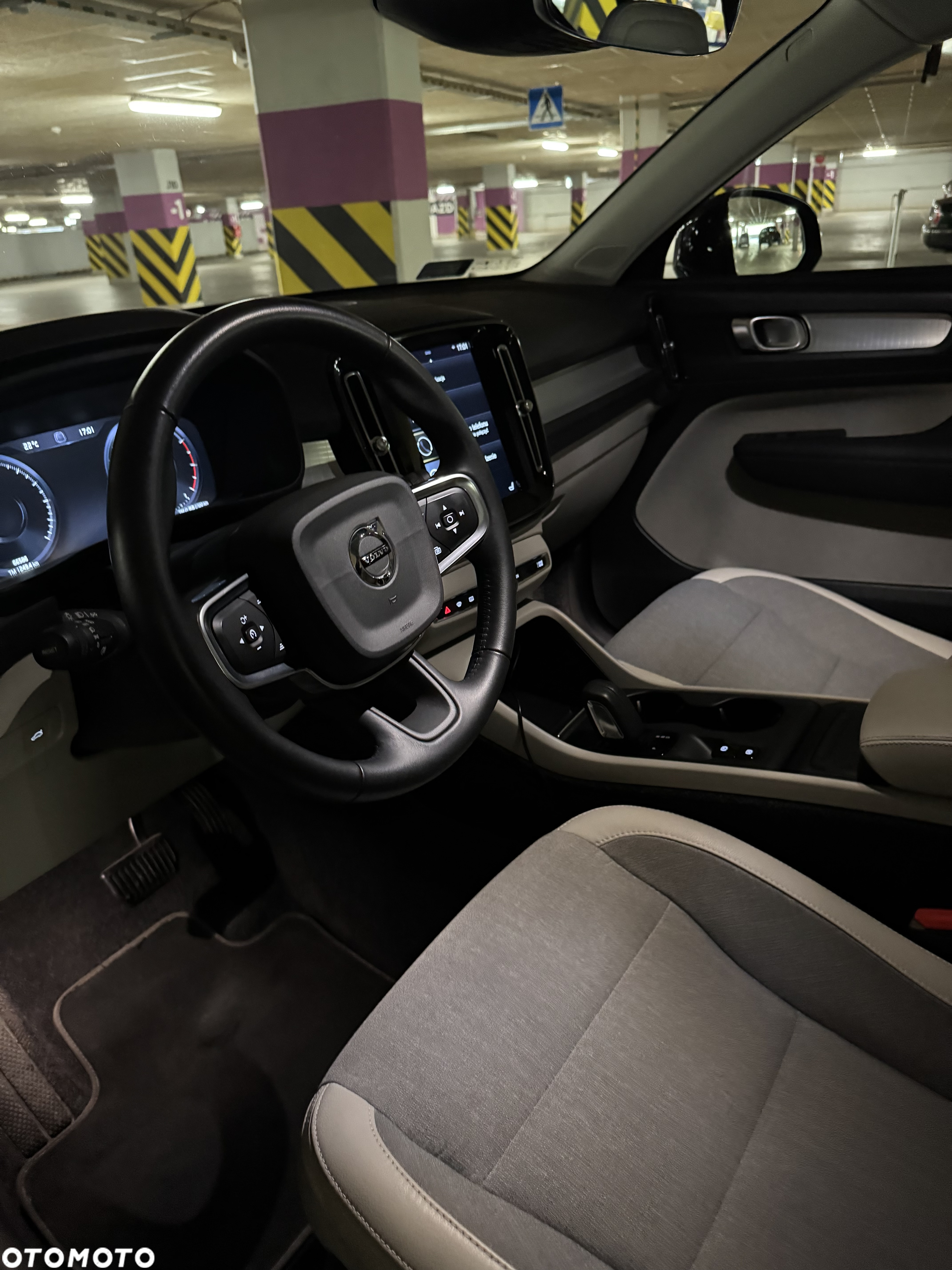 Volvo XC 40 T3 Momentum Pro - 5