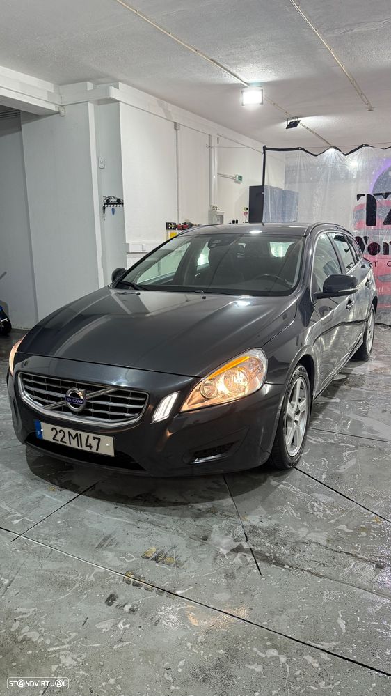 Volvo V60 2.0 D3 Kinetic Start/Stop - 1