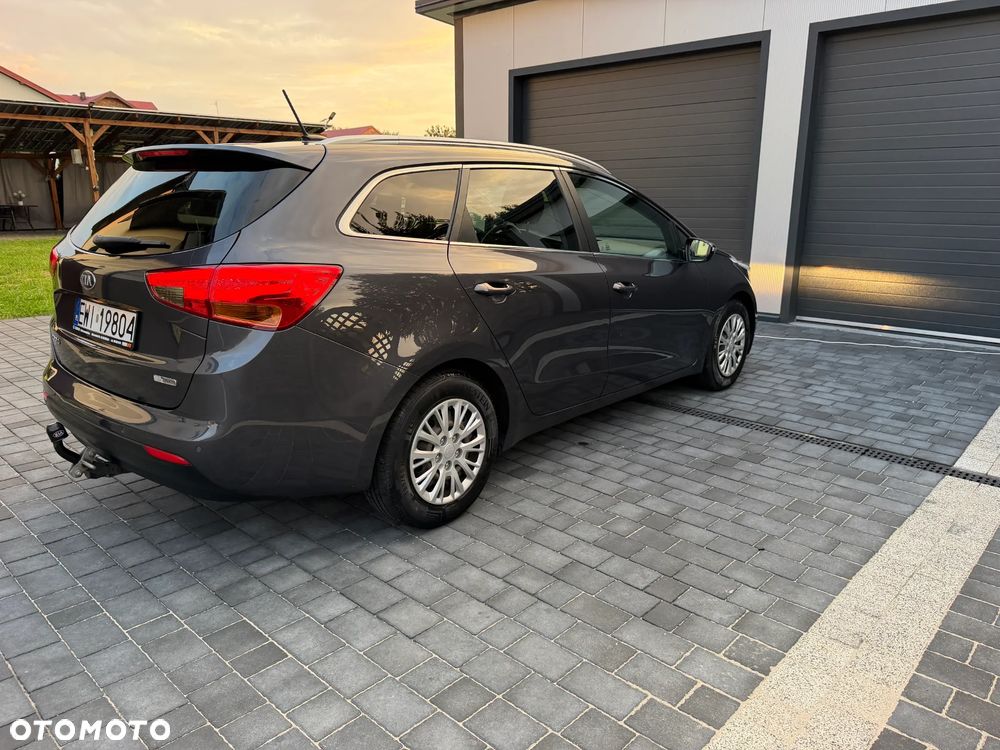 Kia Ceed 1.6 GDI Dream Team Edition - 11