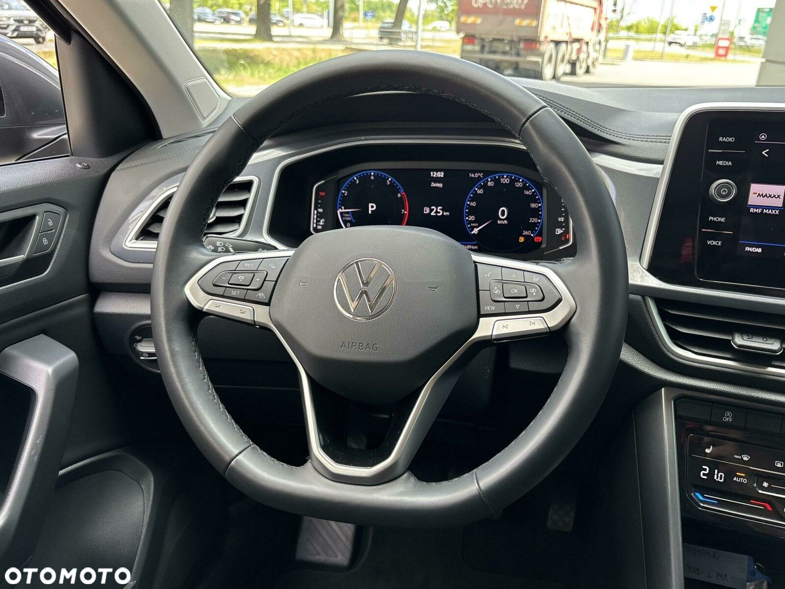 Volkswagen T-Roc - 14