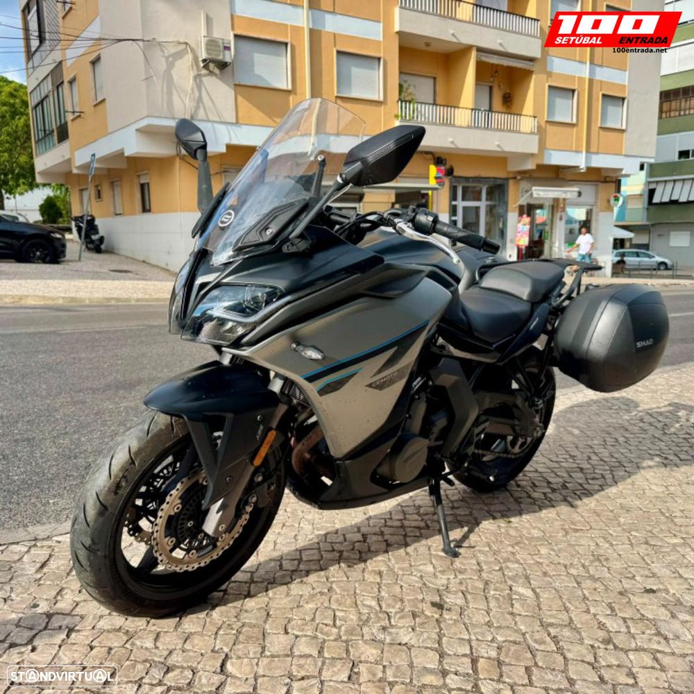 CF Moto 650GT 8F - 1