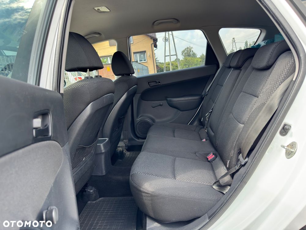 Hyundai i30 i30cw 1.6 CRDi blue Classic - 19