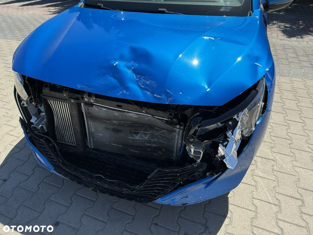 Peugeot 208 - 12