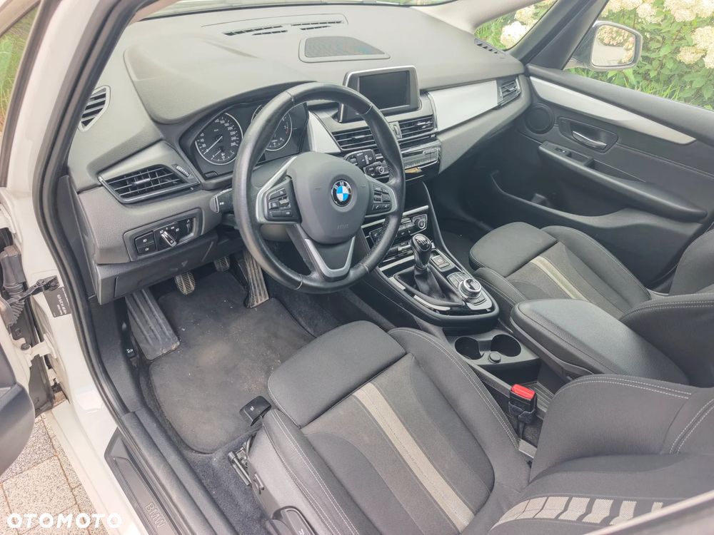 BMW Seria 2 220i Advantage - 4
