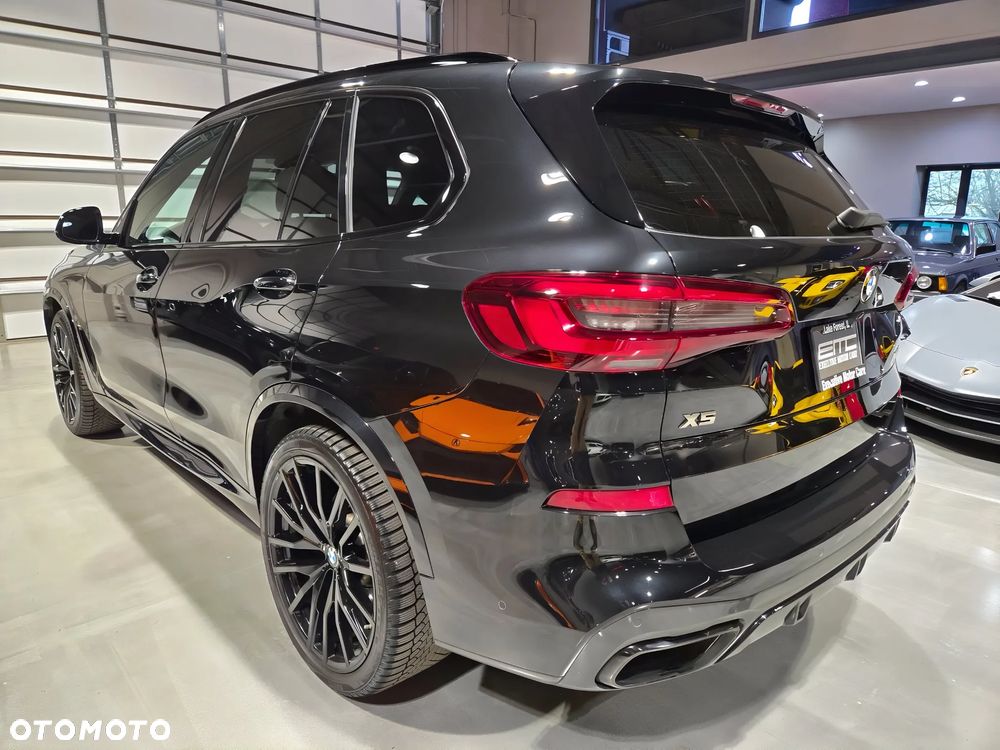 BMW X5 M50i