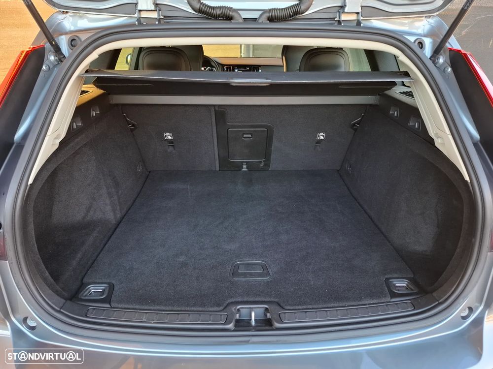 Volvo V60 2.0 D3 Momentum - 50