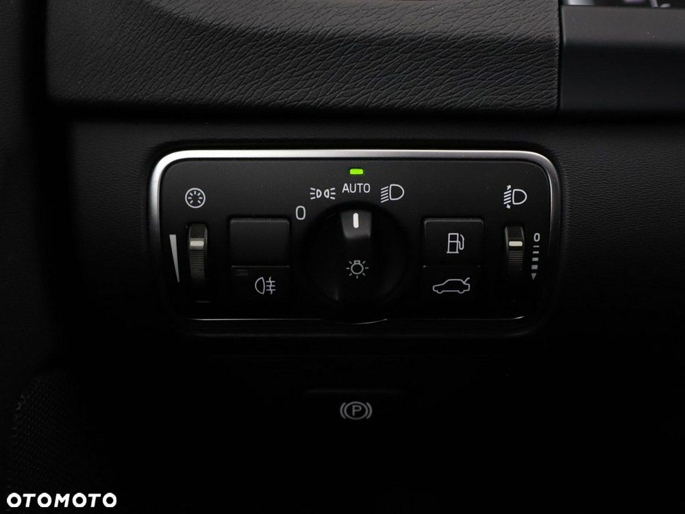 Volvo V60 Cross Country D3 Drive-E Kinetic - 30